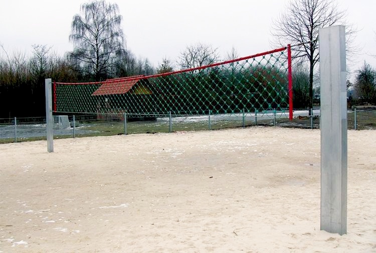 Anti-vandal volleyball poles (4)