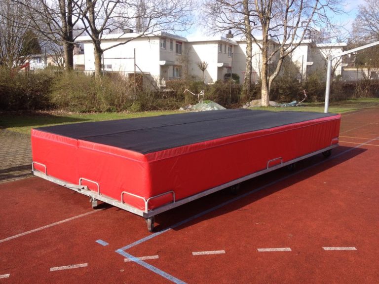 Landing mat for high jump | High Jump Equipment - W&H Sports | EN