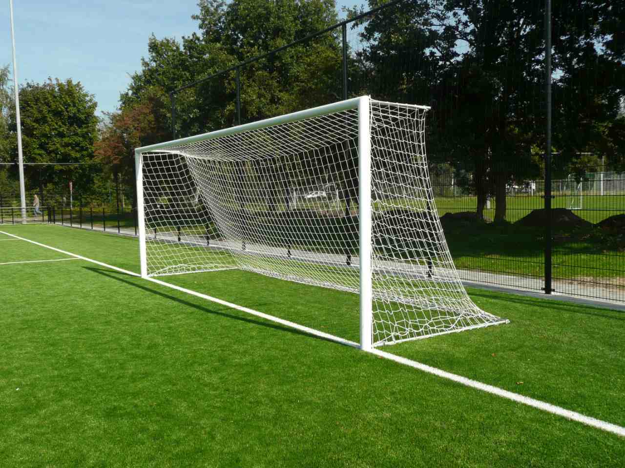 Football goal with net bars1