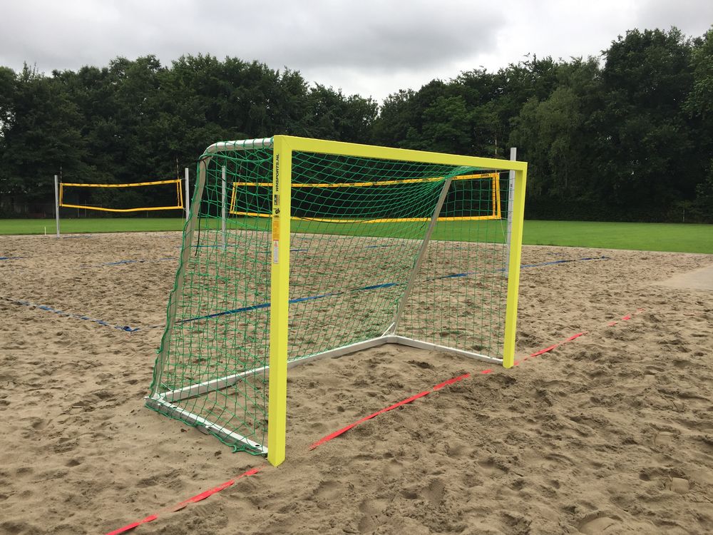 Moveable beach handball goal