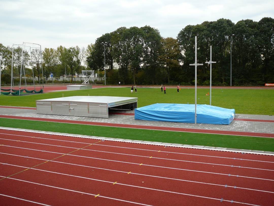 Safety covers for pole vault equipment