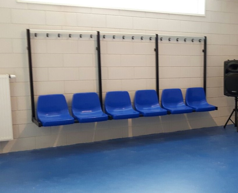 Dressing room bench with seat (2)