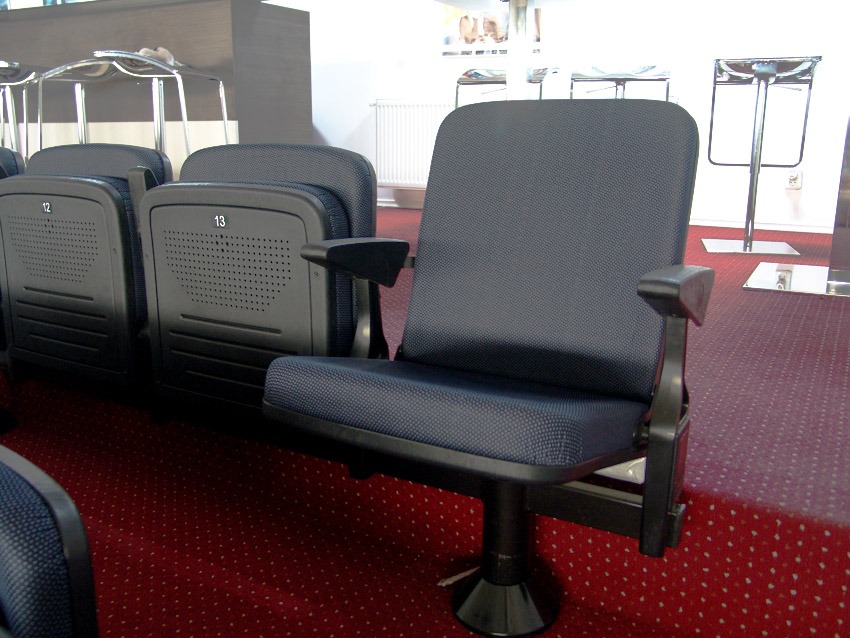 business-seat-MI-3